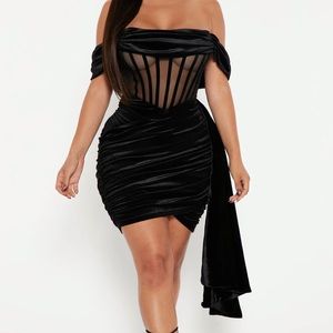 Sincerely Yours Velvet Midi Dress - Black